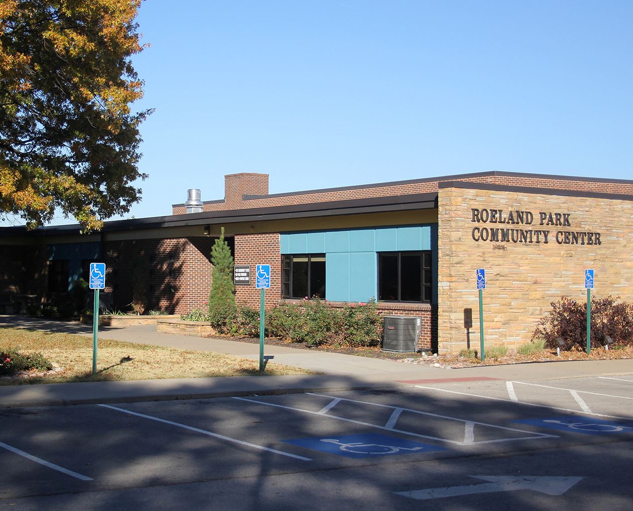 Front view of the Roeland Park Community Center